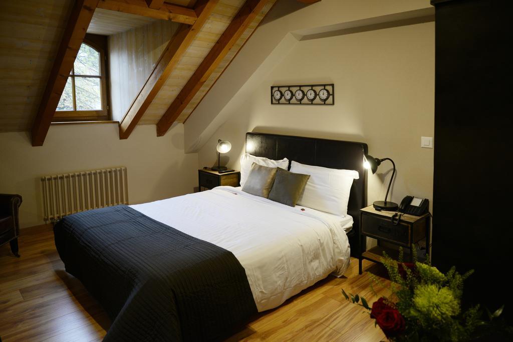 Auberge Communale De Carouge מראה חיצוני תמונה