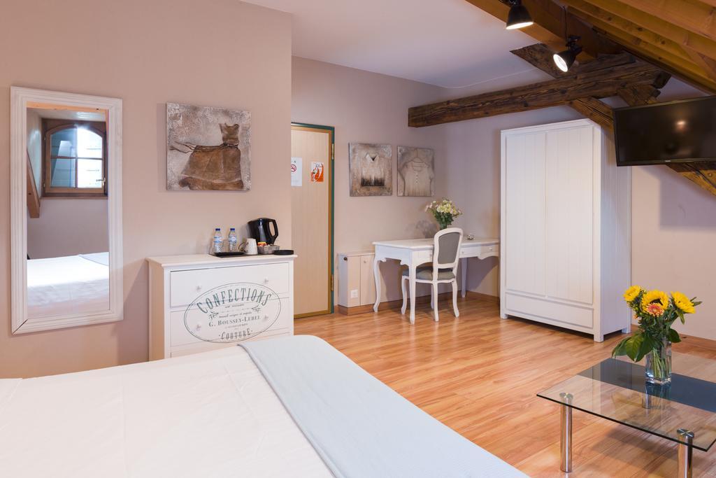 Auberge Communale De Carouge מראה חיצוני תמונה