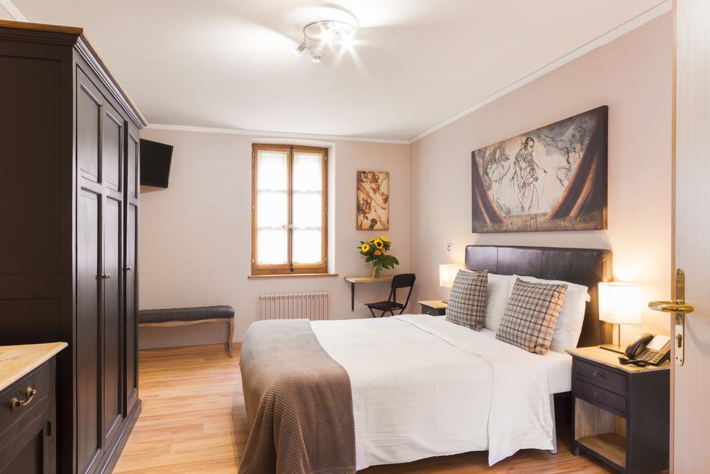Auberge Communale De Carouge מראה חיצוני תמונה