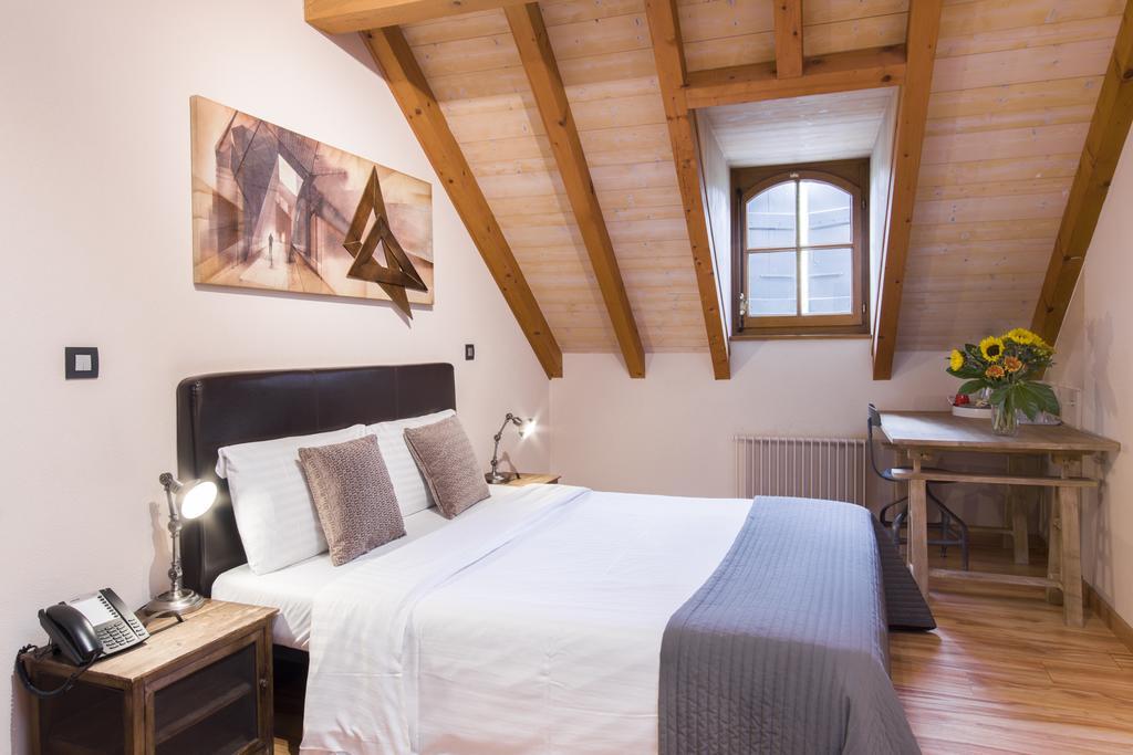 Auberge Communale De Carouge מראה חיצוני תמונה