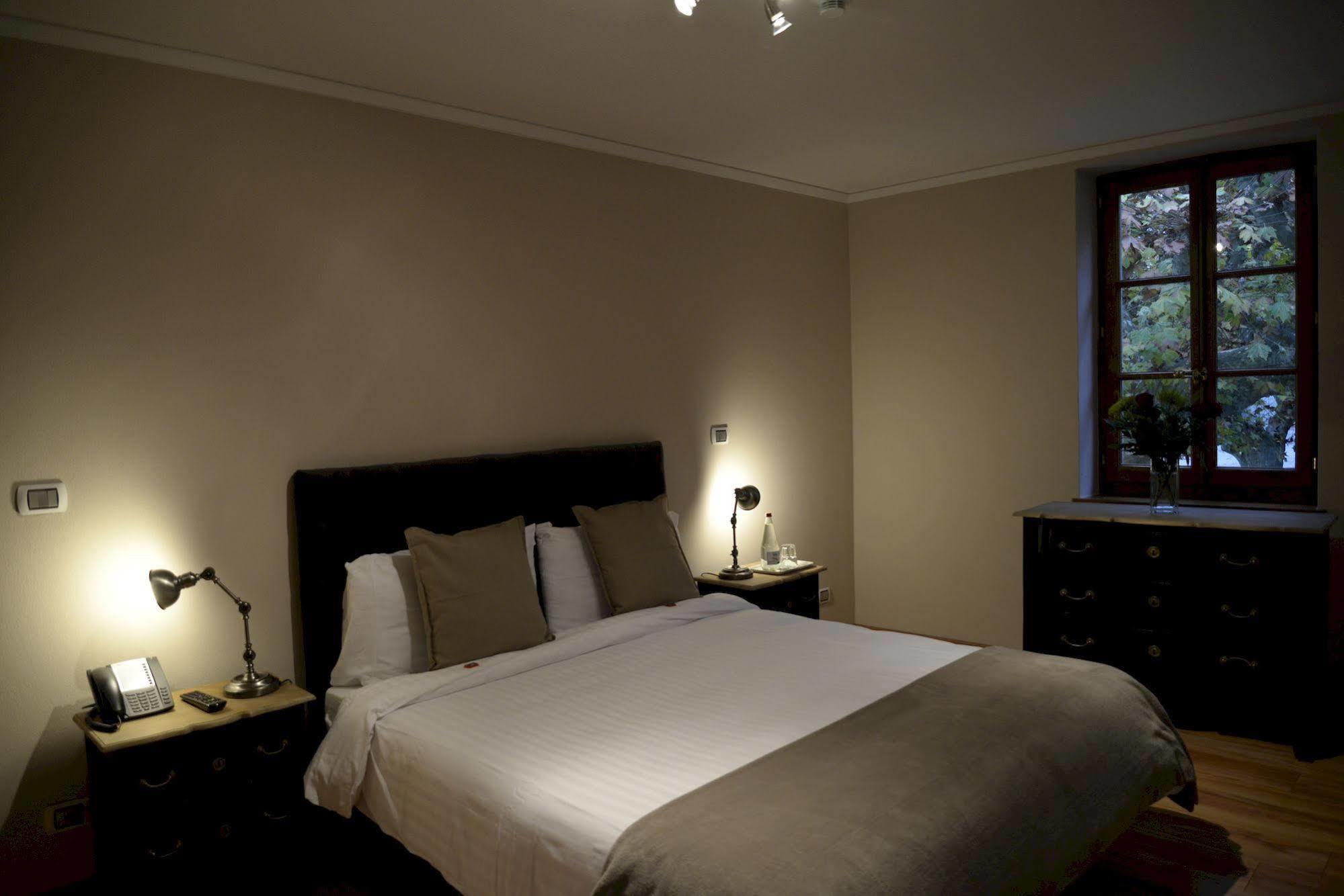Auberge Communale De Carouge מראה חיצוני תמונה