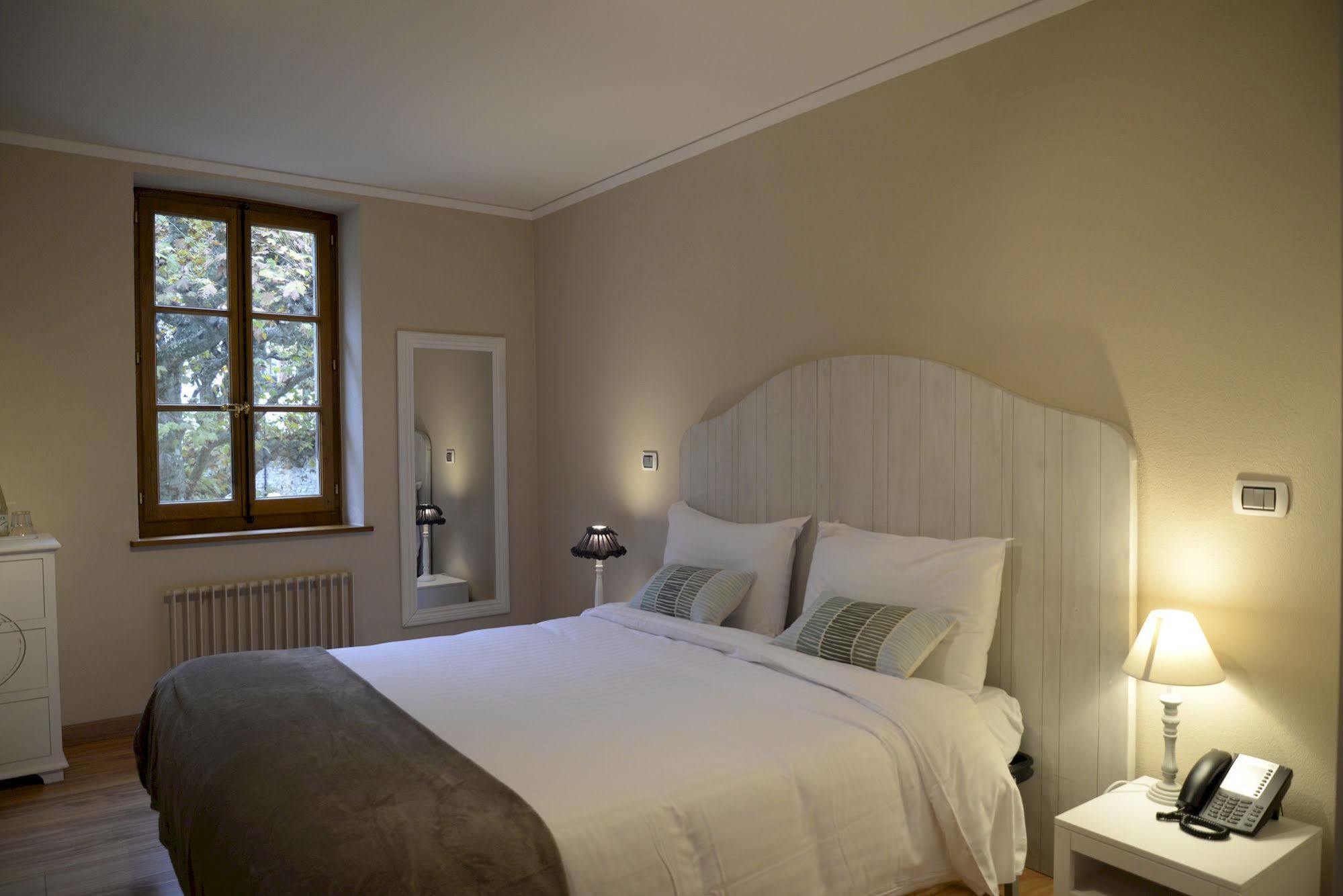 Auberge Communale De Carouge מראה חיצוני תמונה