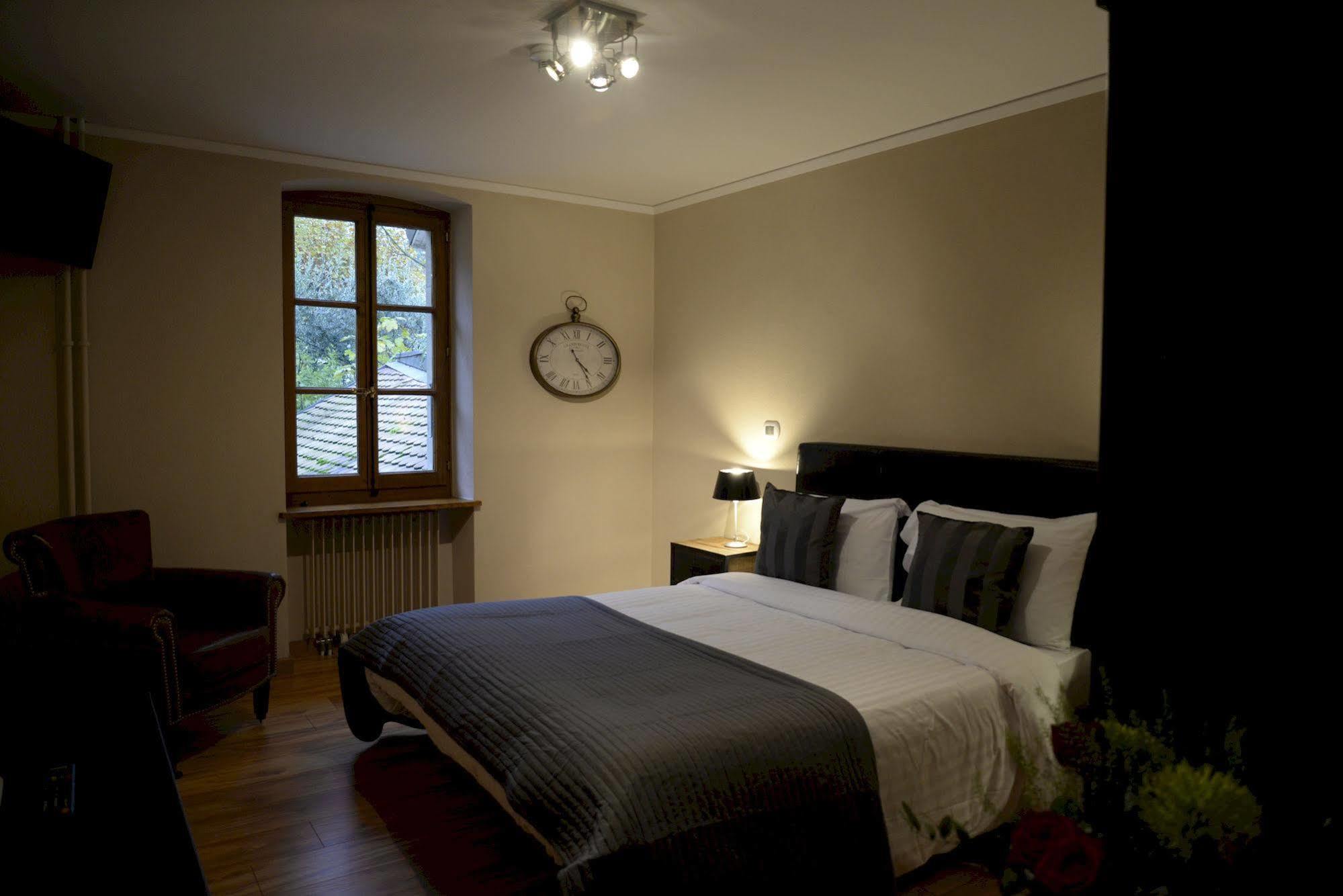 Auberge Communale De Carouge מראה חיצוני תמונה