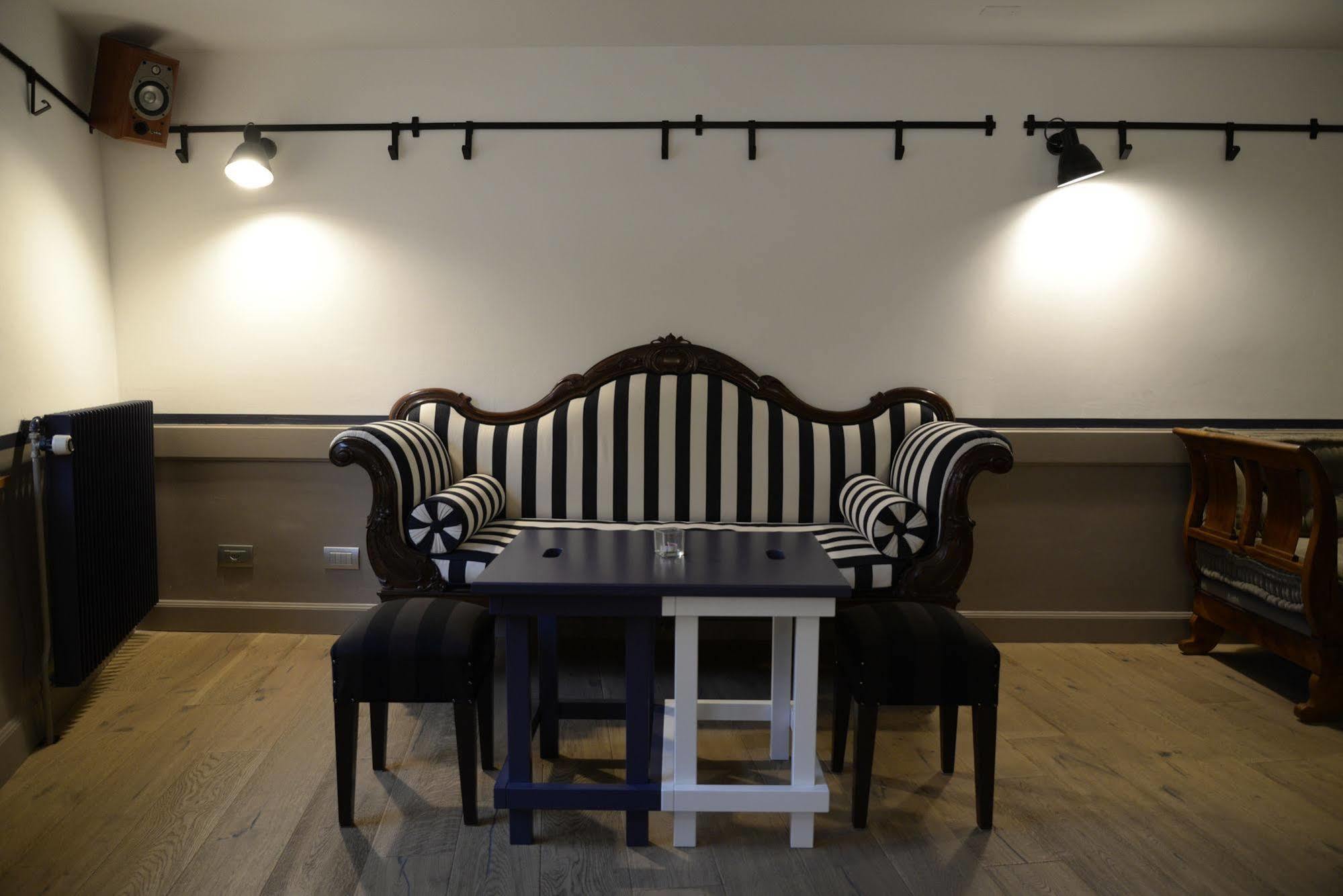 Auberge Communale De Carouge מראה חיצוני תמונה